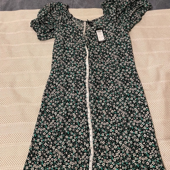 Gelina green floral dress with puff sleeves - Picture 6 of 9